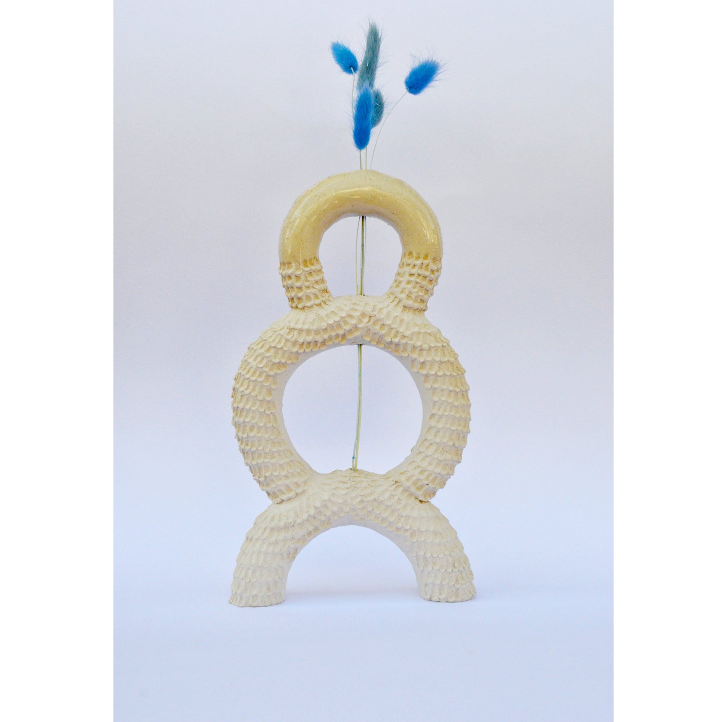 Vaso scultura ceramica che ricorda un omino