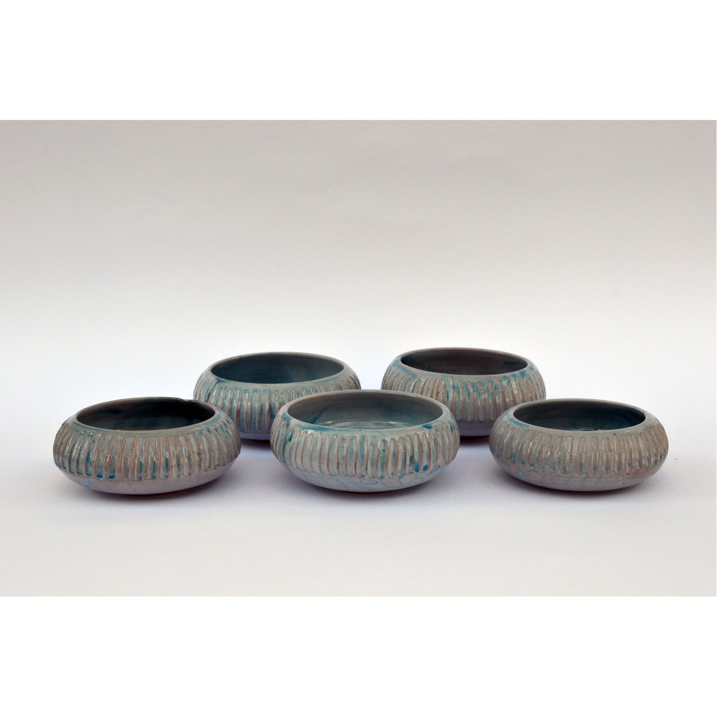 Set of 5 ceramic bowls