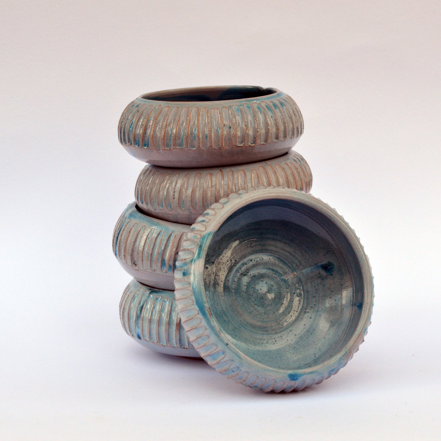 Set of 5 ceramic bowls