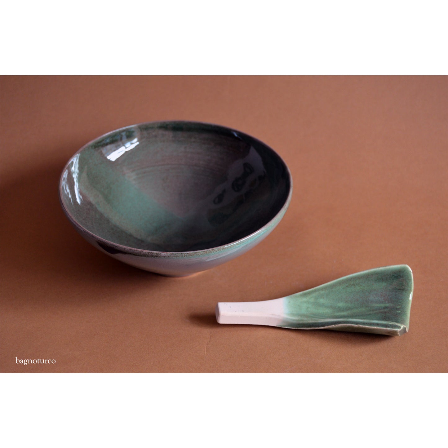 Set in ceramica con ciotola verde pino e cucchiaio